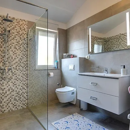 Veronika Holiday home Vinkuran