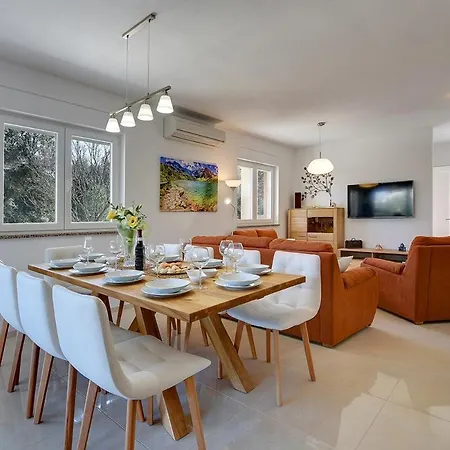 Veronika Holiday home Vinkuran